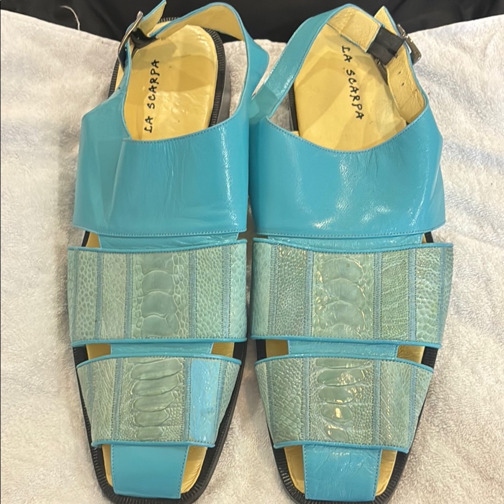 Scarpa Blue Sandals with Glossy Finish